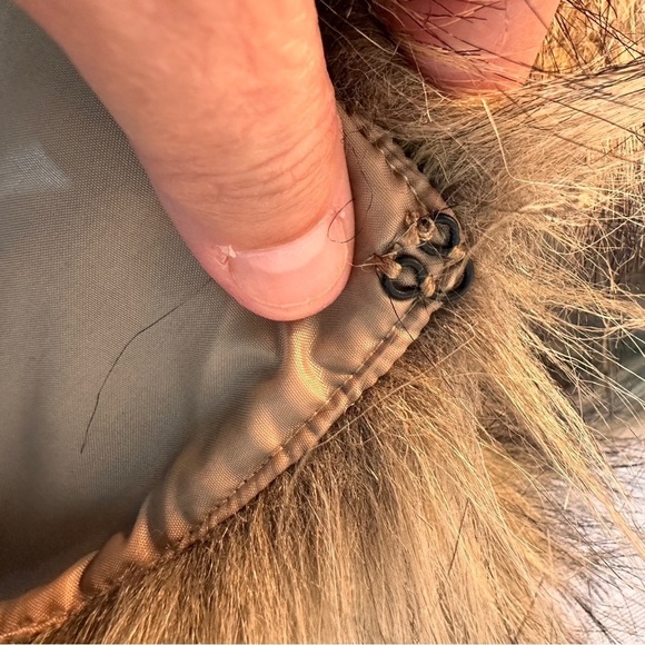 Faux fur Vest Womens size Medium Fuzzy Furry Sleeveless Layer mobwife luxury - Picture 10 of 12